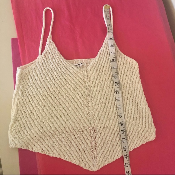 O’Neill Janessa Sweater Tank Top with Handkerchief Hem. Size Small - Picture 3 of 8